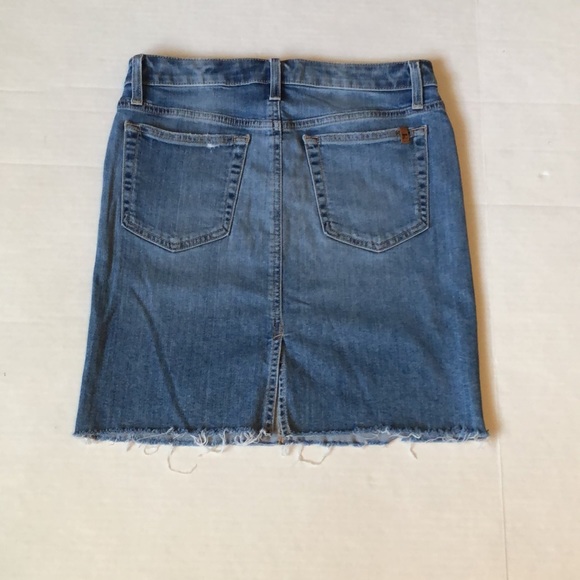 JOE’S JEANS, MELISSA BUTTON FLY DISTRESSED DENIM MINI SKIRT/PREOWNED - Picture 11 of 14